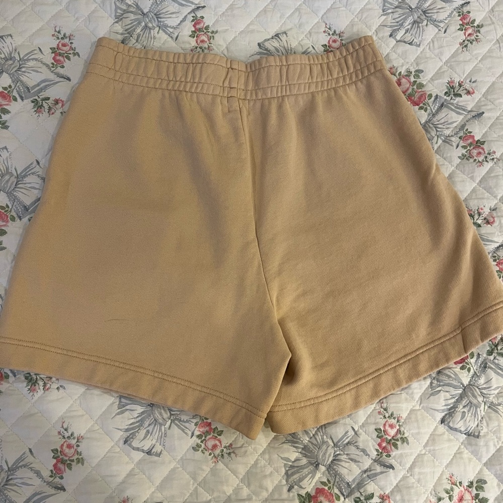 Aritzia Wilfred Free Terry Fleece 5” Sweatshort Beige size Large - Picture 5 of 6